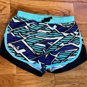 Under Armour patterned athletic shorts, youth Medium